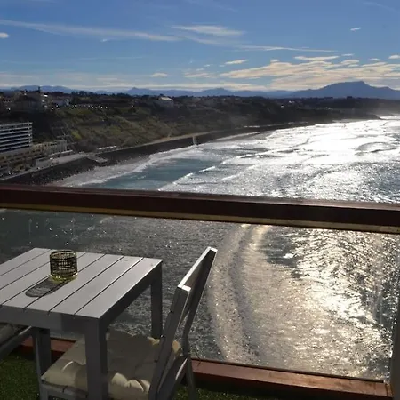 Vue Exceptionnelle Sur L'ocean 2/4 Pers Biarriz